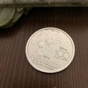 🆕 Disney 100 Memorable Collectable Coin - Oswald